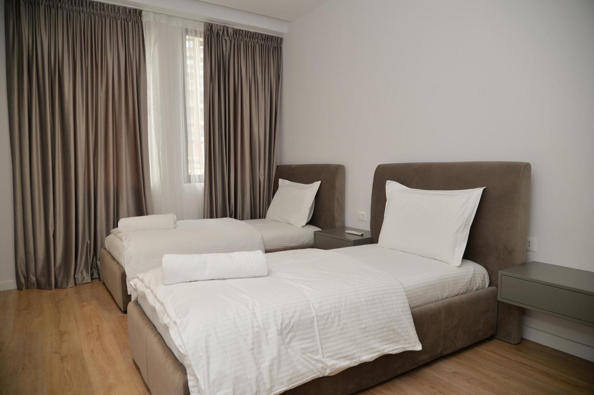 Hera Tirana Suite Deluxe Экстерьер фото